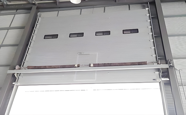 秦都工业滑升门