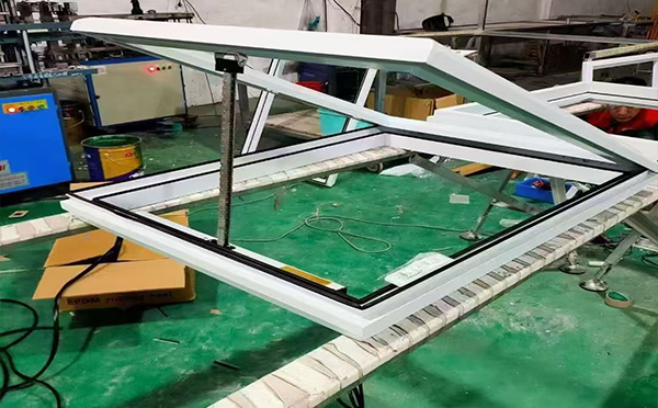 某地下车库出入口秦都排烟窗配置工程