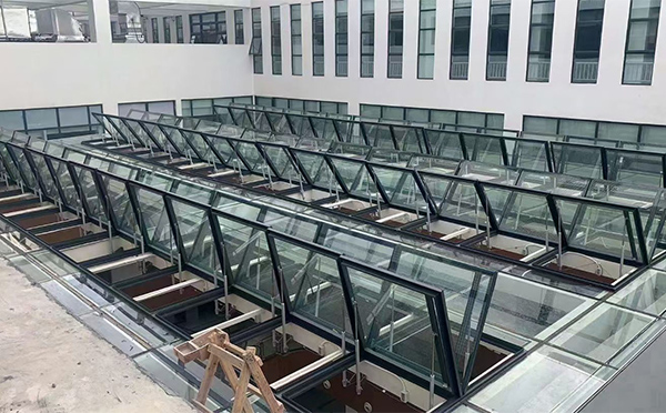 百安科技有限公司近期秦都排烟窗项目案例分享 百安科技有限公司近期秦都排烟窗项目案例分享